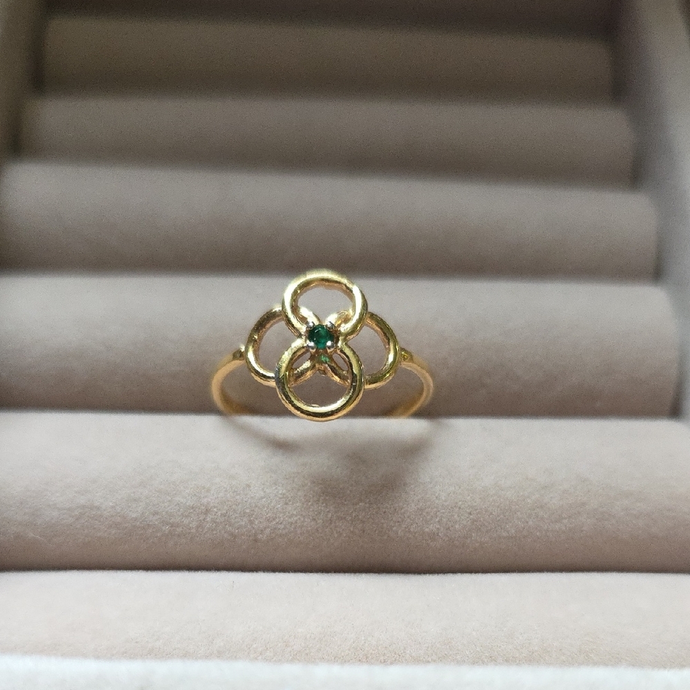 Dainty Green 18kt HGE Knot Ring Sz 7